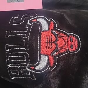New with tags! Chicago Bulls Womens Medium Black Velour Comfy Jogger Sweatpants